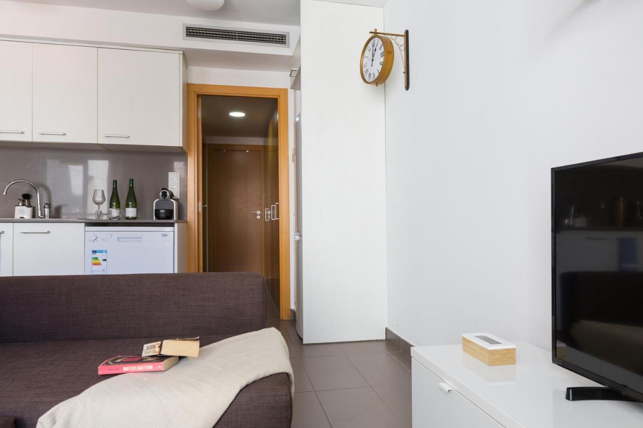 Apartamentos Cornellalux 2 Cornellà de Llobregat Exterior foto