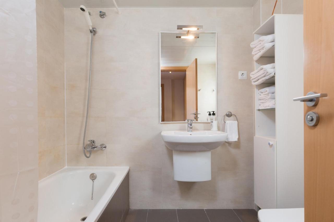 Apartamentos Cornellalux 2 Cornellà de Llobregat Exterior foto