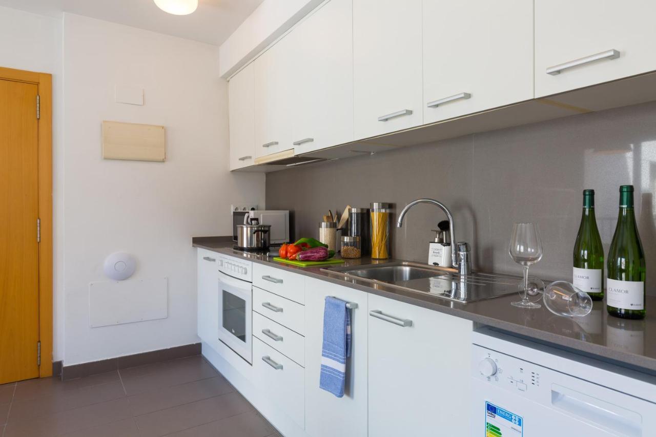 Apartamentos Cornellalux 2 Cornellà de Llobregat Exterior foto