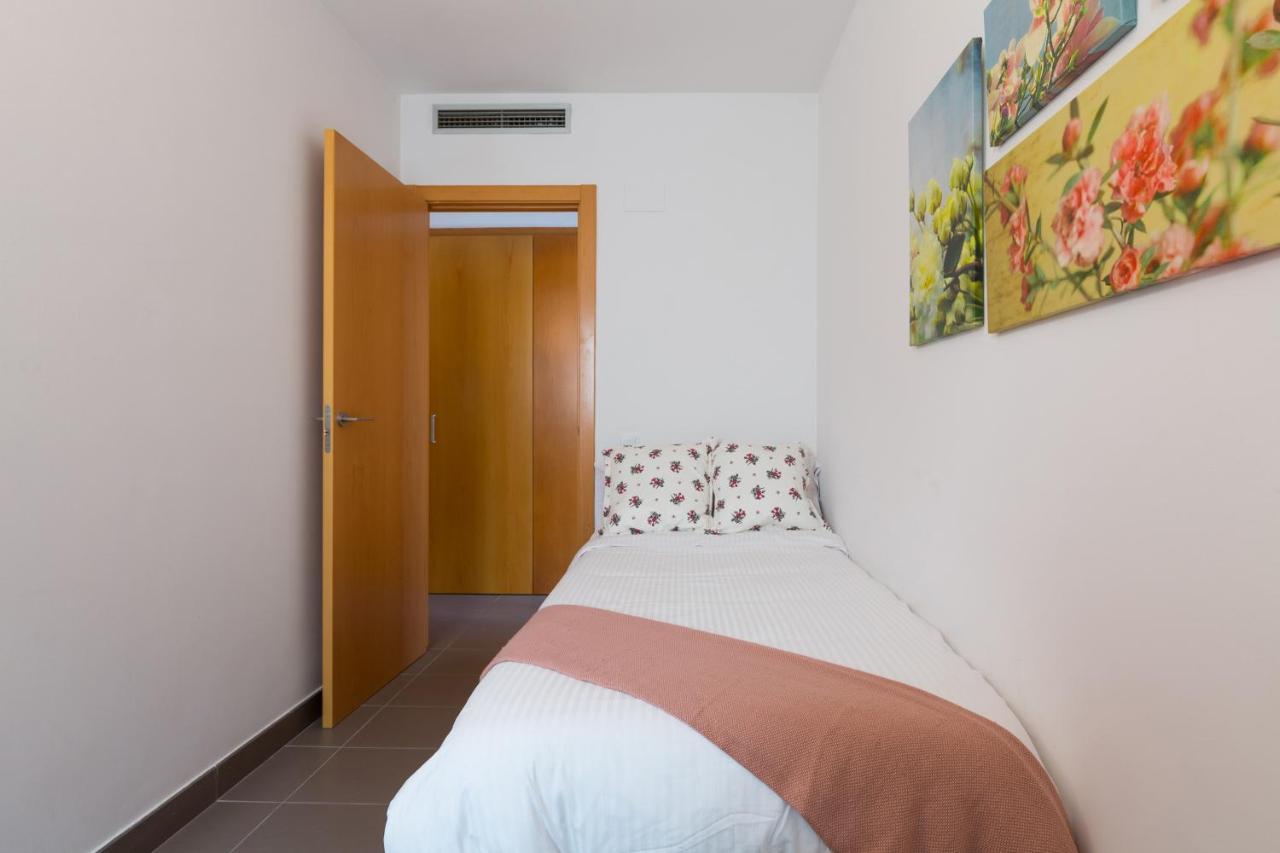 Apartamentos Cornellalux 2 Cornellà de Llobregat Exterior foto