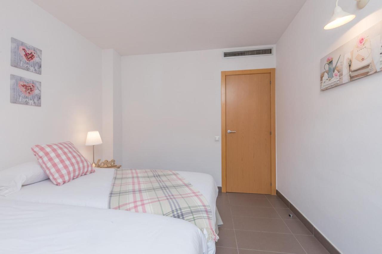 Apartamentos Cornellalux 2 Cornellà de Llobregat Exterior foto